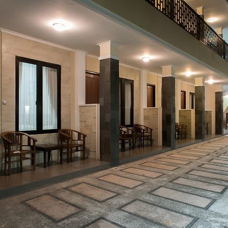 Hotel Wisma Djaja Syariah Bojonegoro Exterior photo