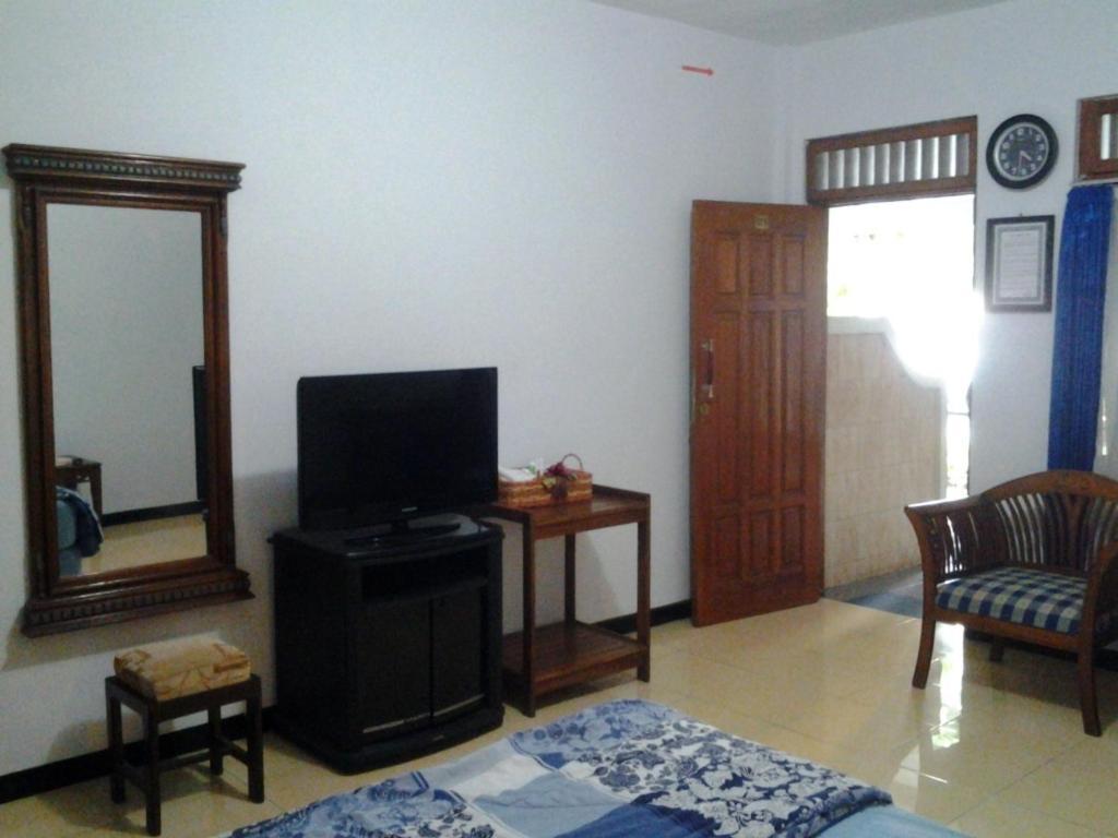Hotel Wisma Djaja Syariah Bojonegoro Room photo
